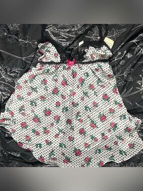 NWT 2000s lingerie set